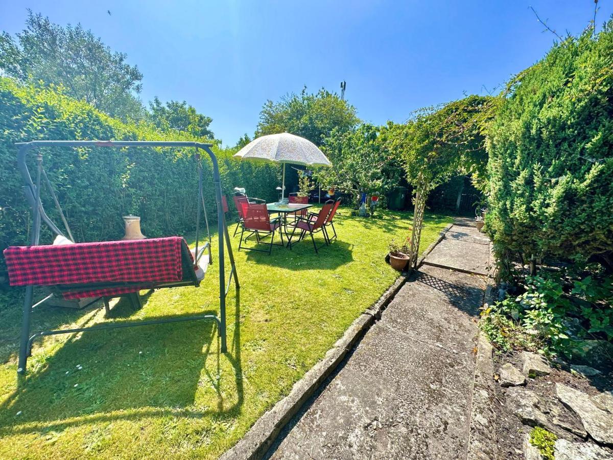 Garden Cottage - 3 Bedroom Close To Town And Beach Борнмут Екстер'єр фото