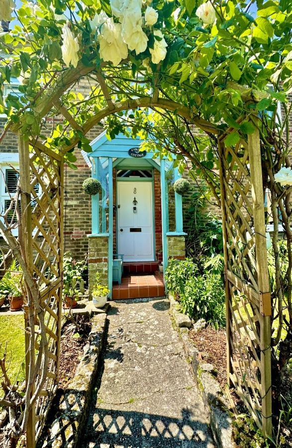 Garden Cottage - 3 Bedroom Close To Town And Beach Борнмут Екстер'єр фото